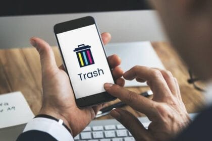 حذف بياناتك نهائيًا قبل بيع هاتفك القديم