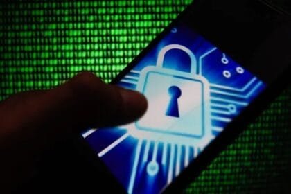 كيف تحمي هاتفك الذكي من الاختراق