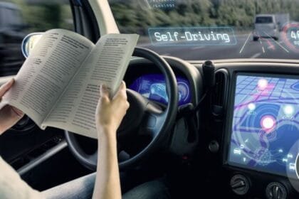 أنظمة القيادة شبه الذاتية في السيارات