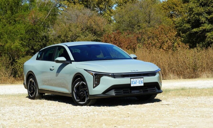Kia K4 2025 سيارة اقتصادية ذكية مناسبة للطرق اليومية والعائلات