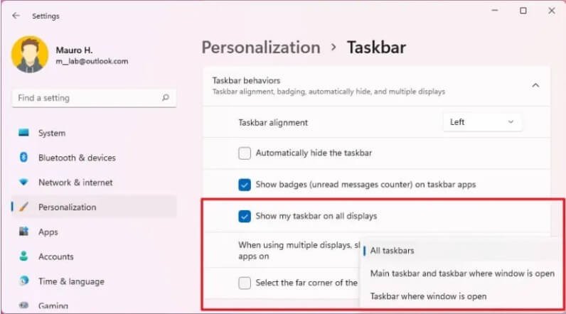 صورة توضح كيفية تعطيل عناصر Widgets والاقتراحات في شريط المهام لتنظيف سطح المكتب من الإعلانات.