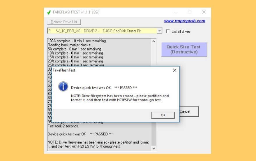 نافذة برنامج FakeFlashTest أثناء فحص سعة قرص SSD لاكتشاف التزوير على ويندوز.