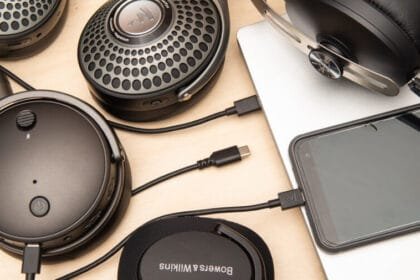 سماعات USB-C الصوتية