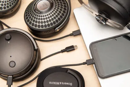 سماعات USB-C الصوتية