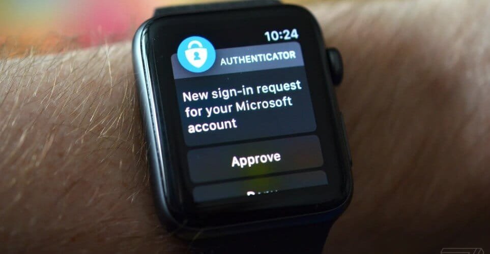 تطبيق Proton Authenticator على ساعة آبل يعرض رموز التحقق الثنائية 2FA لحماية الحسابات