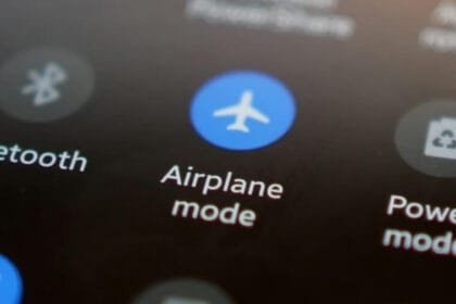 سر وضع الطيران في هاتفك